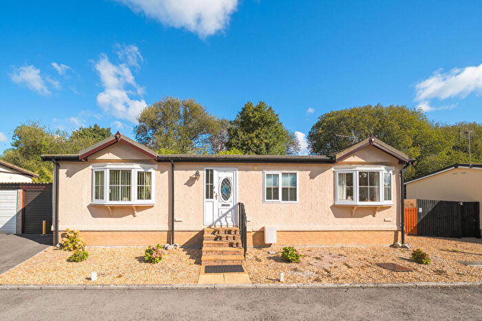2 Bedroom Park Home For Sale In Lydeway, Devizes, SN10