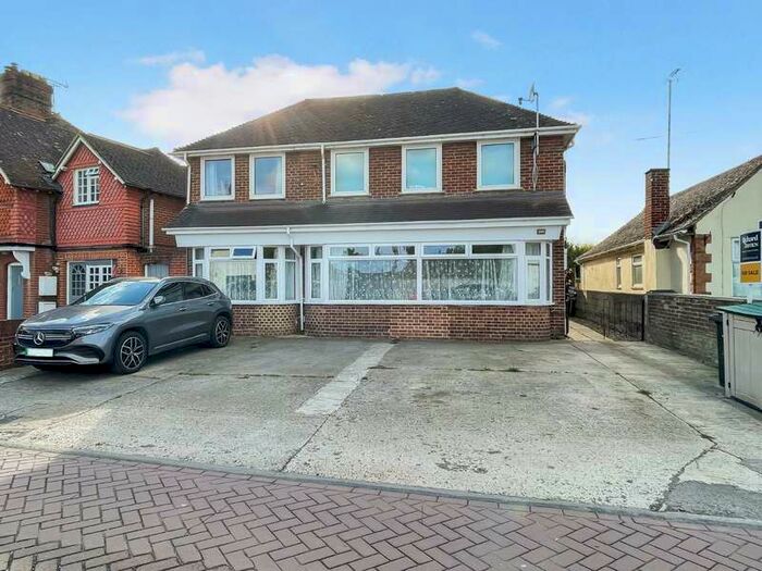 Houses for sale & to rent in SN3 4SG, Highworth Road, St Margaret And