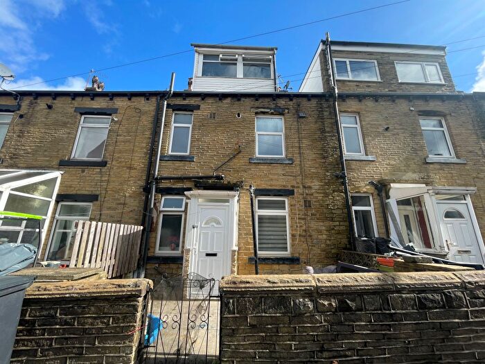 3 Bedroom Terraced House For Sale In Matlock Street, Halifax, HX3