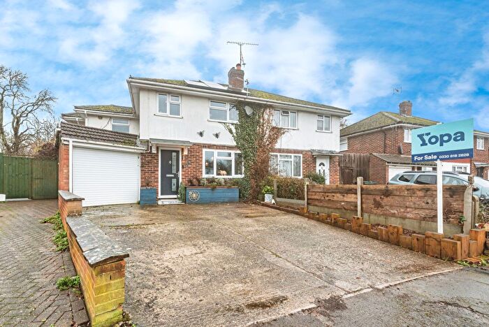 4 Bedroom Semi Detached House For Sale In Brunel Road, Reading, RG30