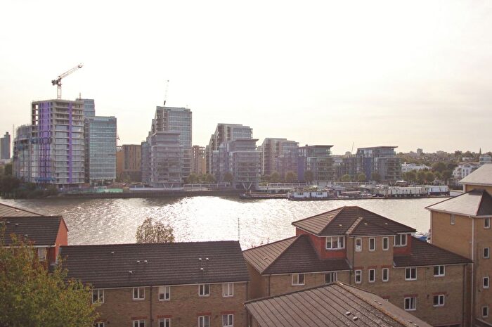 3 Bedroom Flat To Rent In Higham House West, Carnwath Road, Fulham, SW6