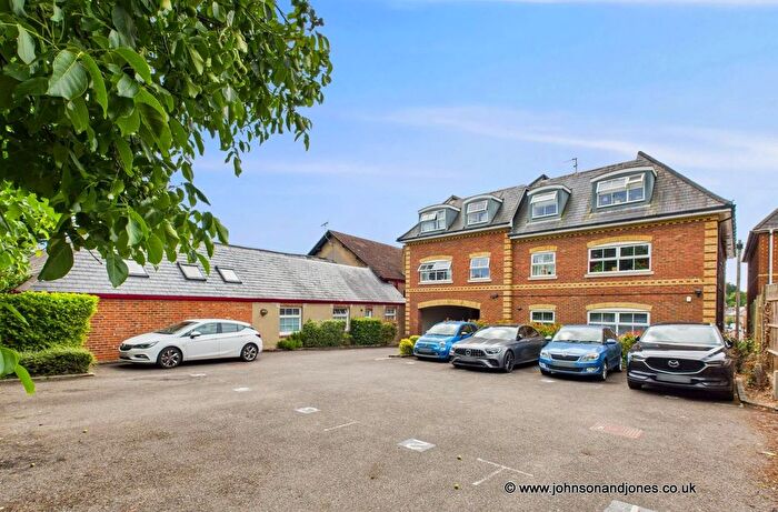 1 Bedroom Flat For Sale In Victoria Street, Englefield Green, TW20