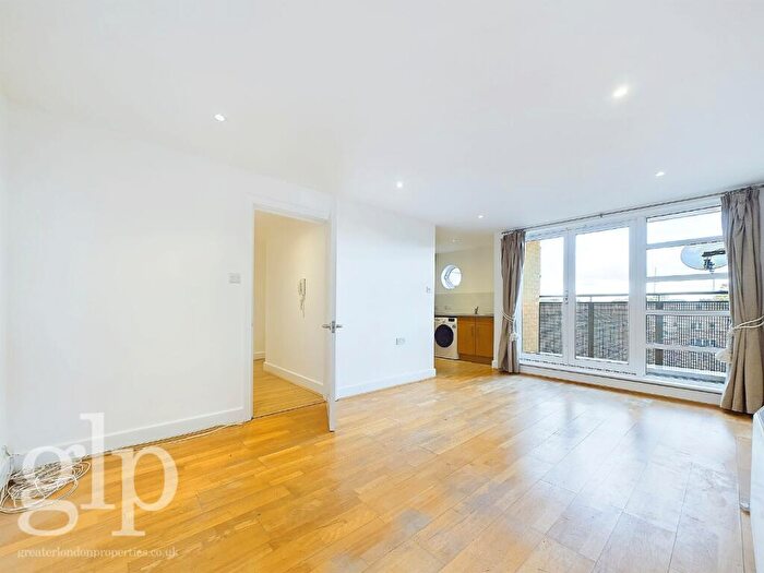 2 Bedroom Apartment To Rent In Brockway House, Holloway Road, London, Greater London, N7