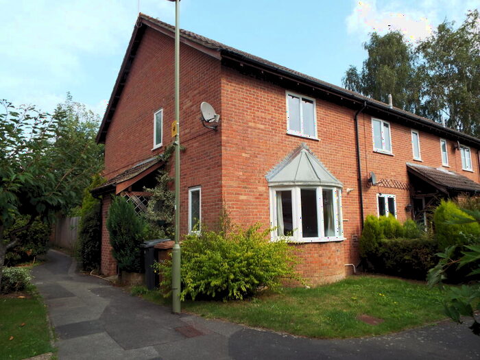 3 Bedroom End Of Terrace House To Rent In North Baddesley, SO52