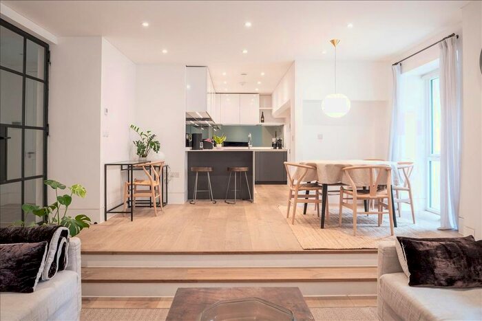 2 Bedroom Flat To Rent In Basing Street, Notting Hill, London, Kensington &amp; Chelsea, W11