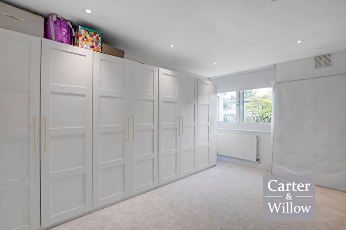 2 Bedroom Flat For Sale In Elm Court, Love Lane, Woodford Green, IG8