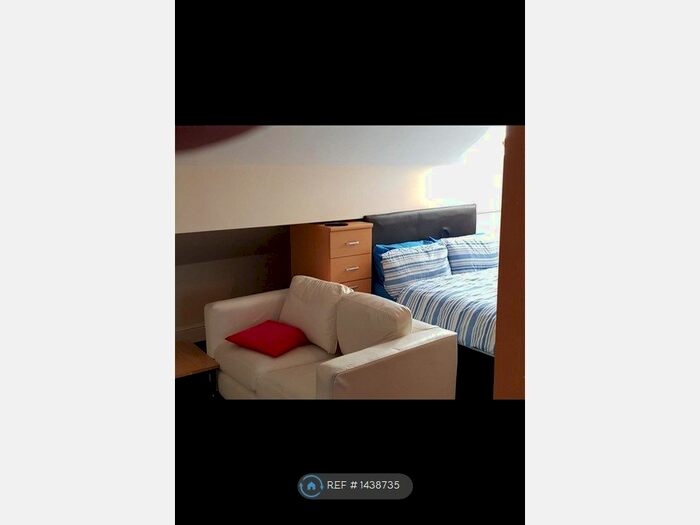 Studio To Rent In Studio A, Newcastle U Lyme, ST5