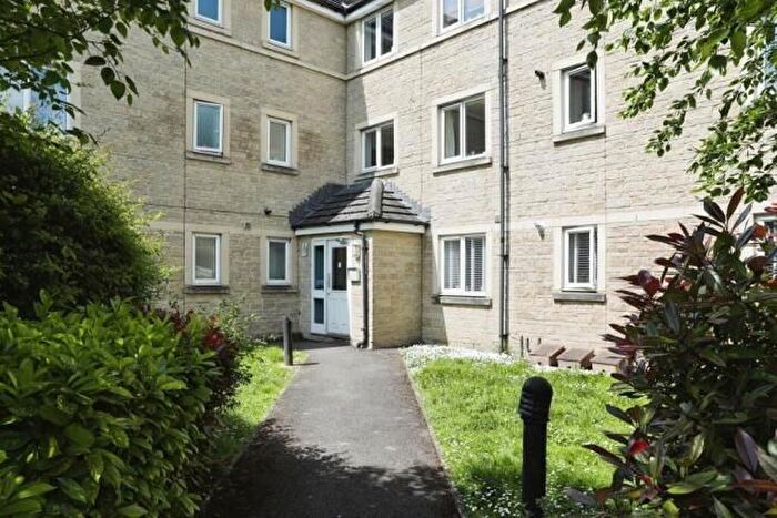 2 Bedroom Flat For Sale In Harrier Close, Calne, SN11