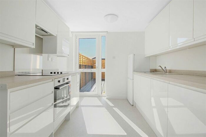 1 Bedroom Flat To Rent In Kenton Lane, Harrow, HA3