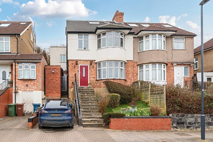 4 Bedroom Semi-Detached House To Rent In Stanmore, Harrow, HA7