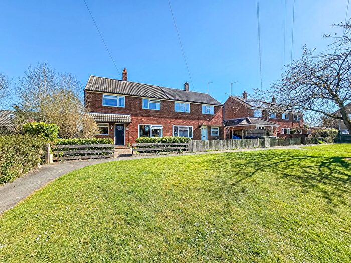 3 Bedroom Semi-Detached House For Sale In Bush Close, Comberton, CB23