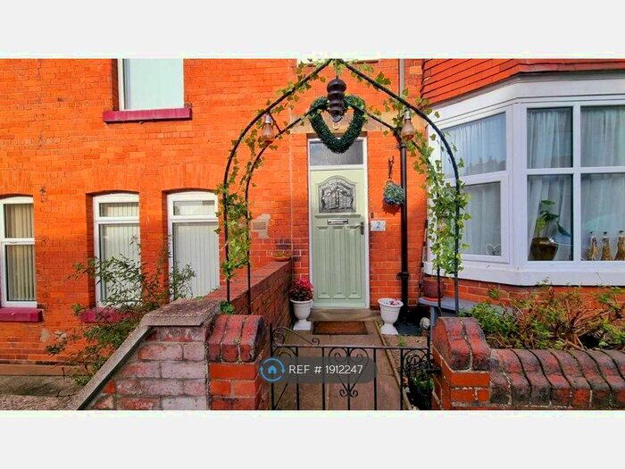 5 Bedroom End Of Terrace House To Rent In Woodall Avenue, Scarborough, YO12