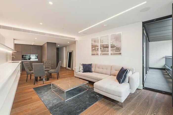 2 Bedroom Flat To Rent In Rathbone Place, London, W1T