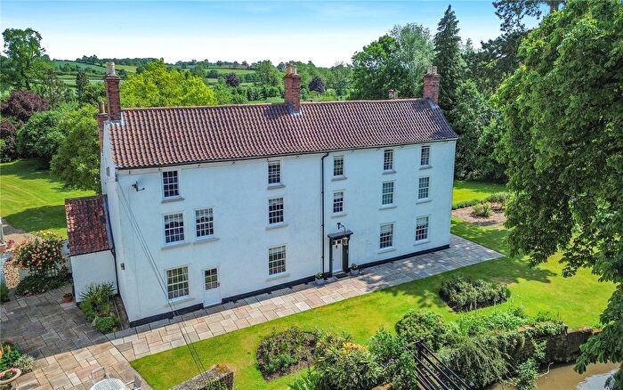 6 Bedroom Equestrian Property For Sale In Epperstone Road, Lowdham, Nottingham, Nottinghamshire, NG14