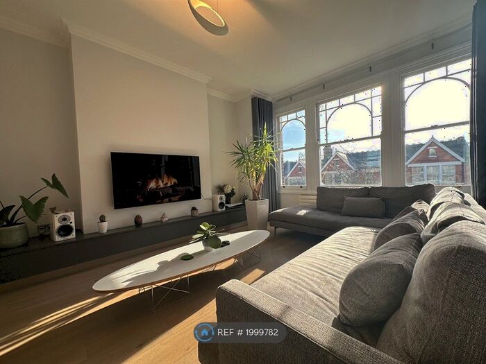 3 Bedroom Maisonette To Rent In Cranbourne Road, London, N10