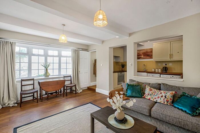 1 Bedroom Flat For Sale In Wilna Road, Earlsfield, London, SW18