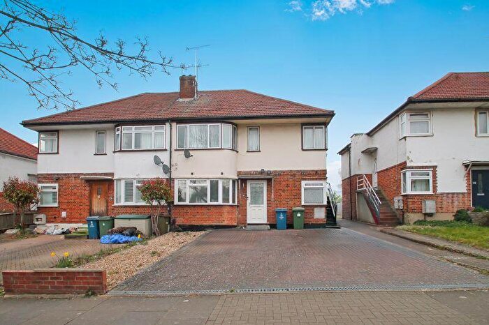 2 Bedroom Semi-Detached House For Sale In Shaftesbury Avenue, Harrow, HA2