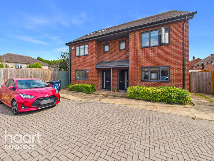 3 Bedroom Semi-Detached House For Sale In Barnwell Road, Cambridge, CB5