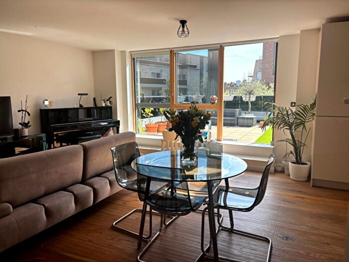 2 Bedroom Duplex To Rent In Hansel Road, London, NW6
