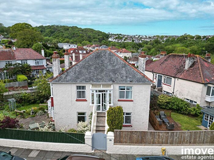 2 Bedroom Flat For Sale In Great Headland Crescent, Preston, TQ3