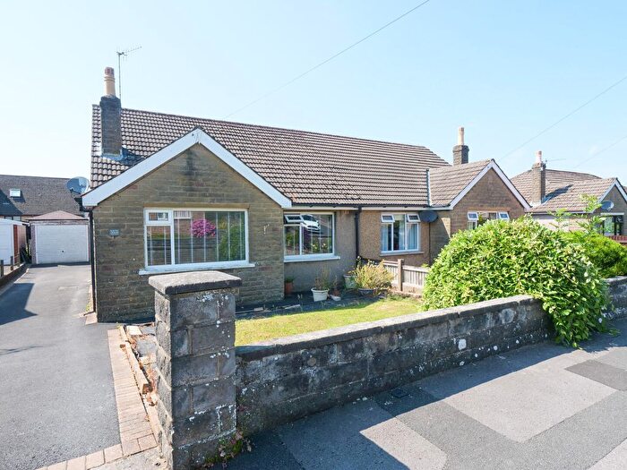 3 Bedroom Semi-detached Bungalow For Sale In Throstle Walk, Slyne, Lancaster, LA2