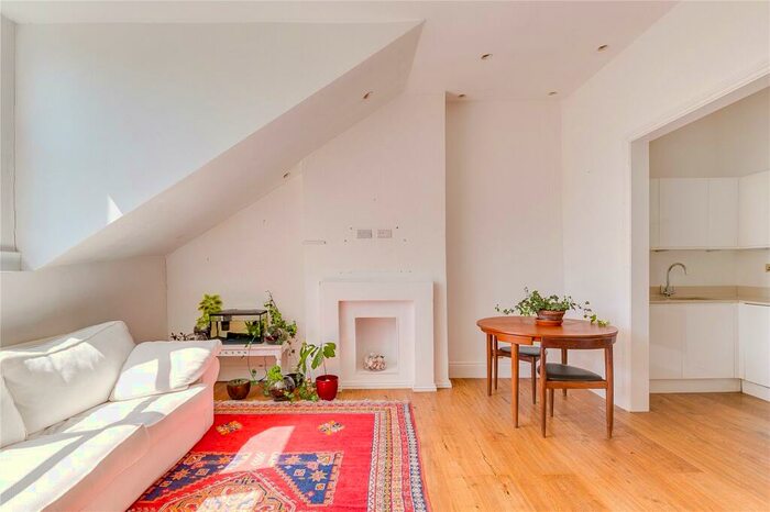 2 Bedroom Apartment To Rent In Brondesbury Road, London, NW6