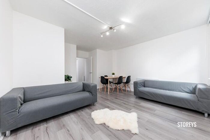 2 Bedroom Apartment To Rent In Kingsland Green, Dalston, London, E8