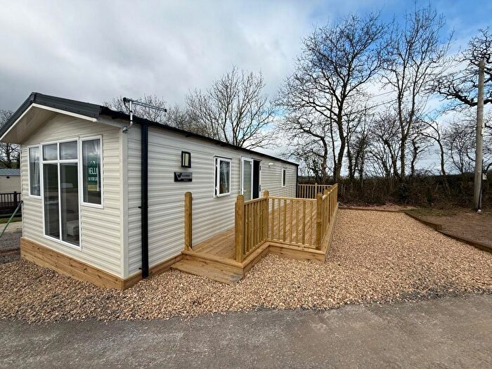 2 Bedroom Mobile/park Home For Sale In Tedburn St. Mary, Exeter, EX6