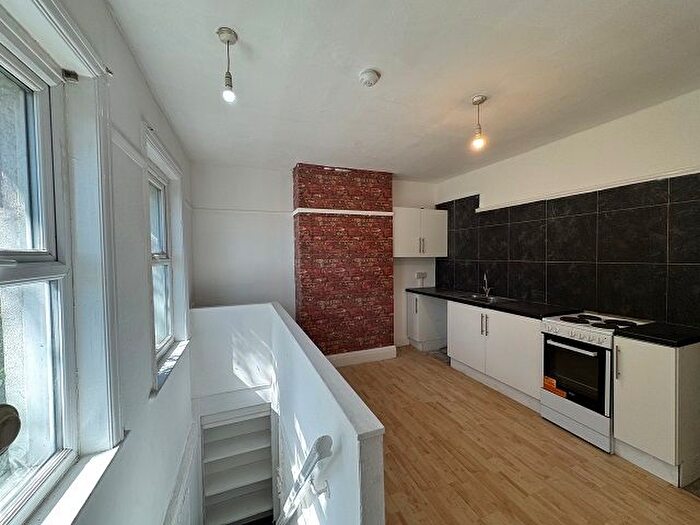 1 Bedroom Flat To Rent In Bellhouse Road, Sheffield, S5