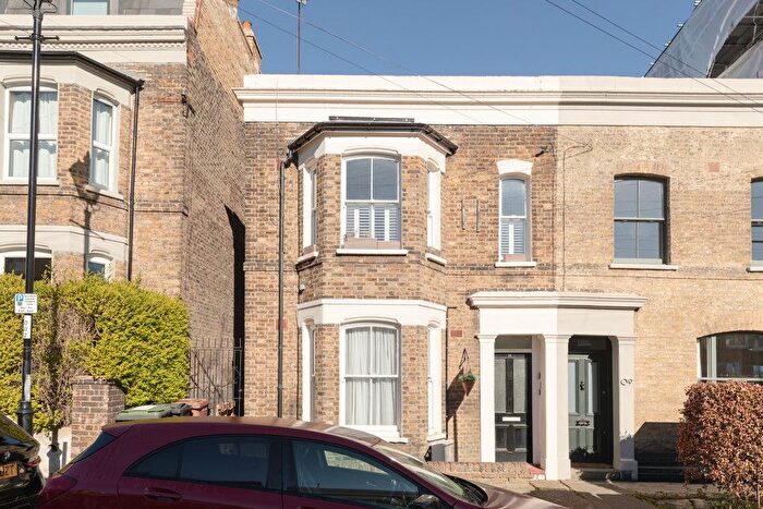 2 Bedroom Flat For Sale In Bolden Street, St Johns, SE8