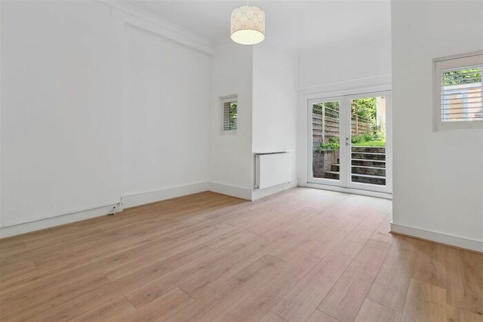 2 Bedroom Flat To Rent In Herne Hill, London, SE24