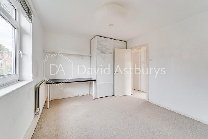 2 Bedroom Apartment To Rent In Birchington Court, Crouch Hall Road, London, N8