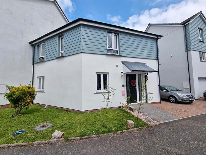 3 Bedroom End Of Terrace House For Sale In Brooks Avenue, Holsworthy, EX22
