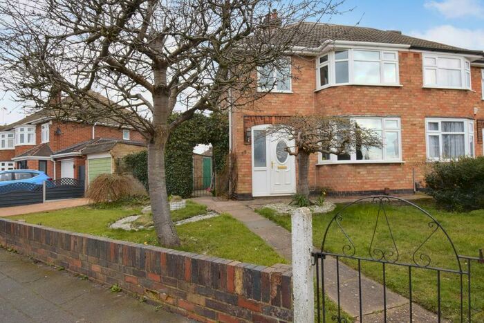 3 Bedroom House To Rent In Willow Park Drive, Wigston, LE18