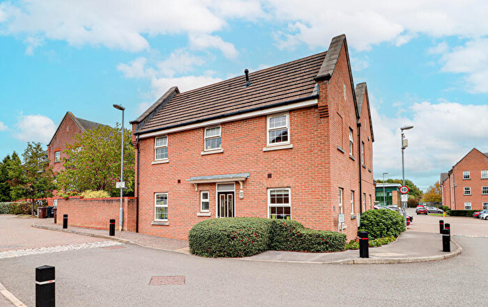 3 Bedroom Semi Detached House For Sale In Curo Park, Frogmore, St. Albans, AL2
