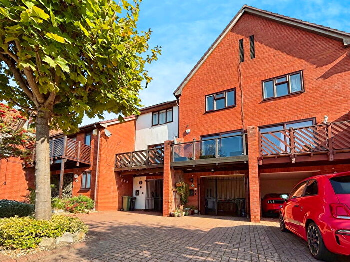 3 Bedroom Terraced House For Sale In Carne Place, Port Solent, PO6
