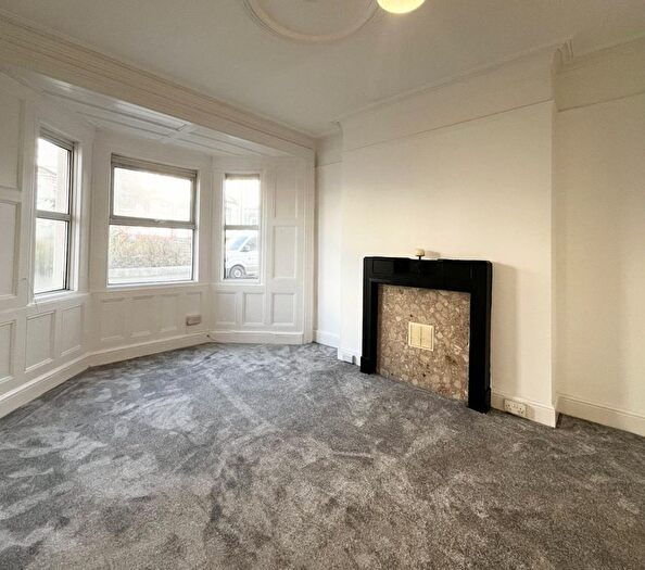 1 Bedroom Flat To Rent In Wilton Street, Stoke, Plymouth, PL1