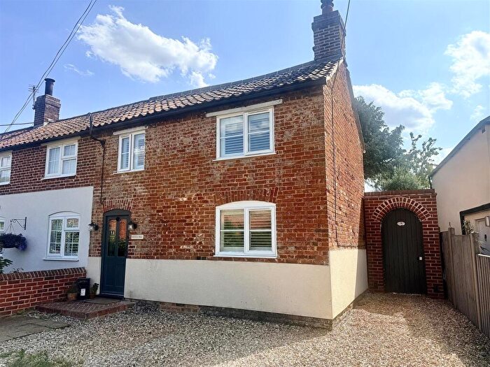 3 Bedroom End Of Terrace House For Sale In Low Street, Hardingham, NR9