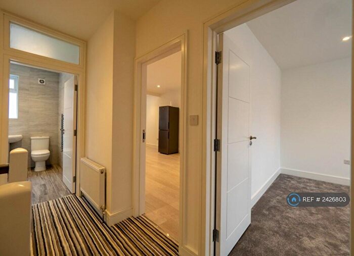 2 Bedroom Flat To Rent In Cannon Lane, Pinner, HA5