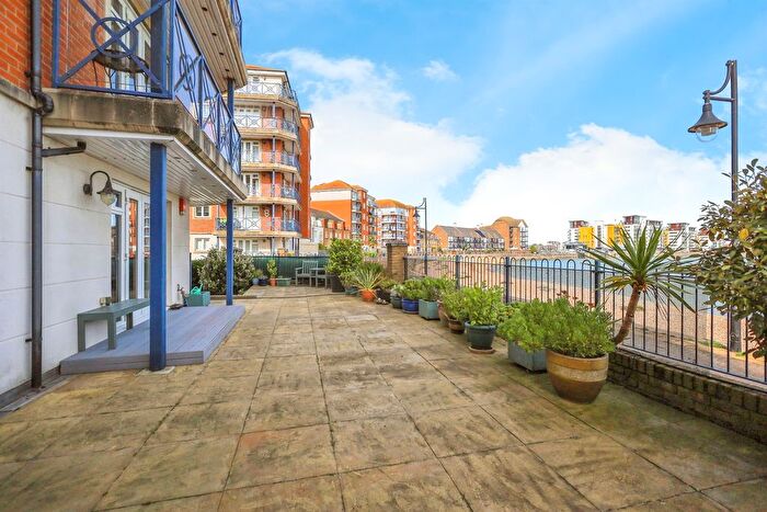 3 Bedroom Flat For Sale In Dominica Court, Eastbourne, BN23