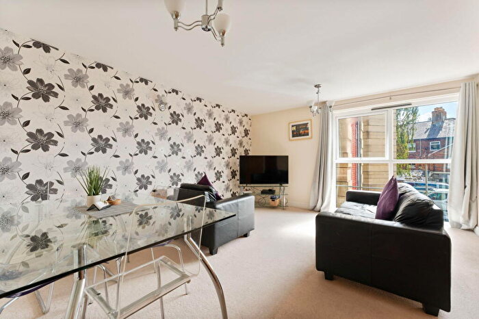 2 Bedroom Flat For Sale In Fisherton Street, Salisbury, SP2