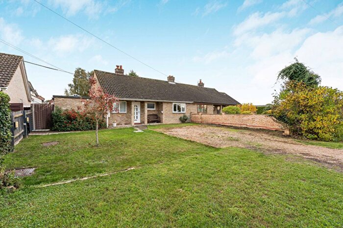 2 Bedroom Semi-Detached Bungalow For Sale In Pear Tree Close, Fenstanton, Cambridgeshire., PE28