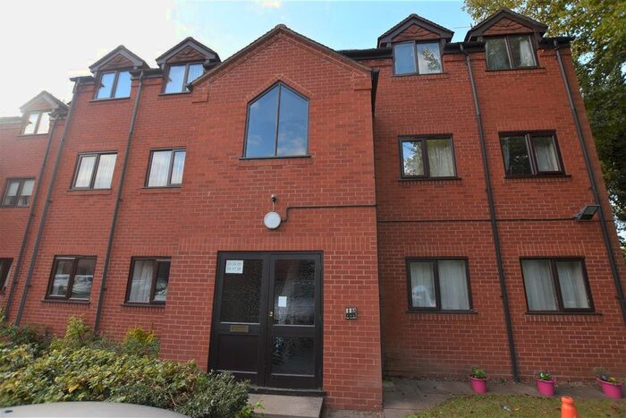 2 Bedroom Flat To Rent In Droitwich Road, Worcester, WR3