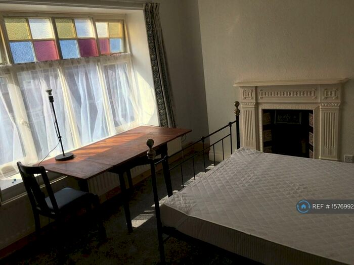 5 Bedroom Terraced House To Rent In Thurlby Street, Manchester, M13