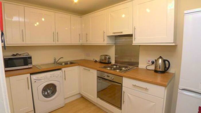 5 Bedroom Flat To Rent In Bruntsfield Place, Edinburgh, EH10