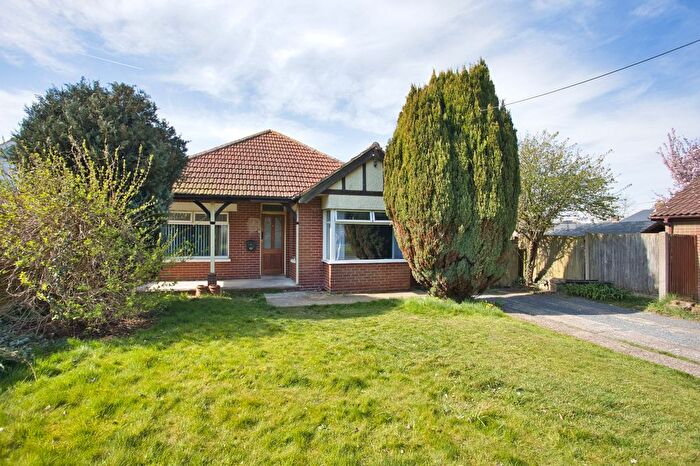 2 Bedroom Bungalow For Sale In Lancaster Avenue, Folkestone, CT18