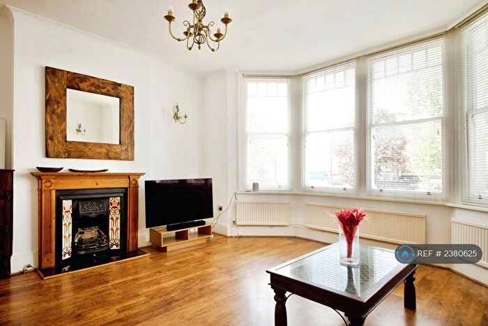 2 Bedroom Flat To Rent In West End Lane, London, NW6