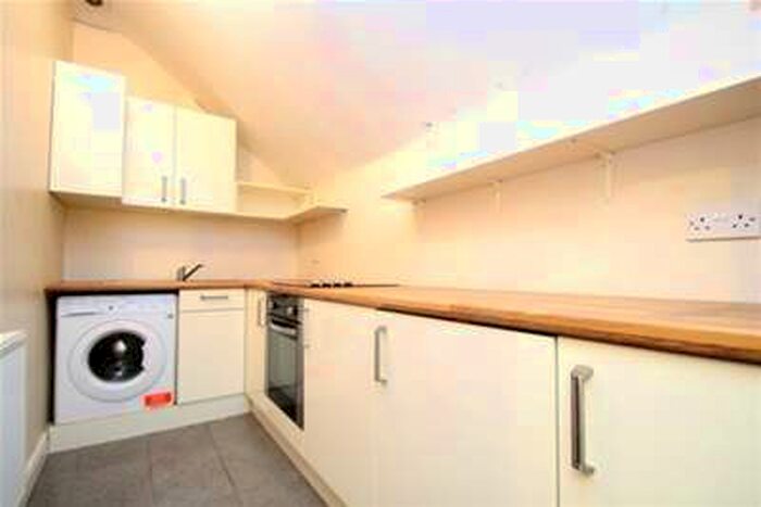 2 Bedroom Flat To Rent In Homesdale Road, Bromley BR2