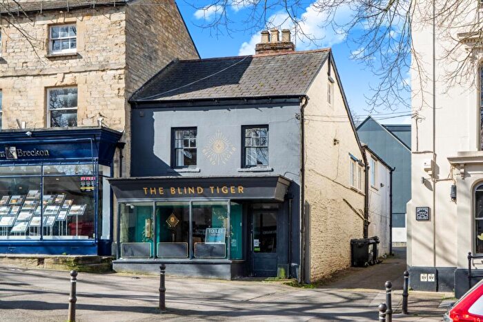 3 Bedroom Duplex To Rent In Market Square, Witney, Oxfordshire, OX28