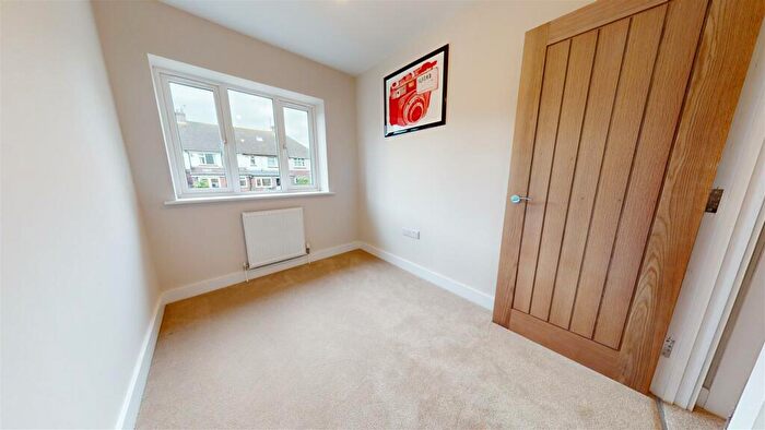 4 Bedroom Detached House For Sale In Celandine Close, Weymouth, DT4